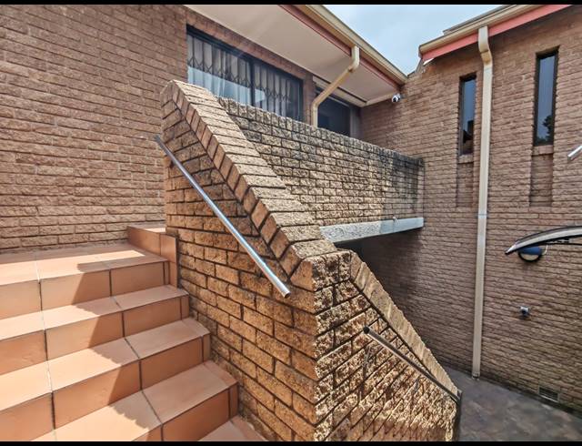 3 BEDROOM TOWNHOUSE FOR SALE IN THREE RIVERS